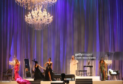 Performance_-_Victoria_s_Secret_Fashion_Show_2007_2844529.jpg