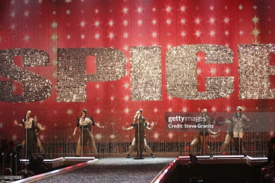 Performance_-_Victoria_s_Secret_Fashion_Show_2007_2844829.jpg