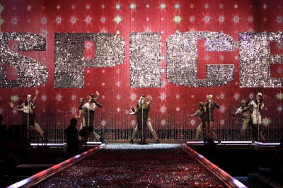 Performance_-_Victoria_s_Secret_Fashion_Show_2007_2857429.jpg