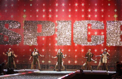 Performance_-_Victoria_s_Secret_Fashion_Show_2007_2859329.jpg